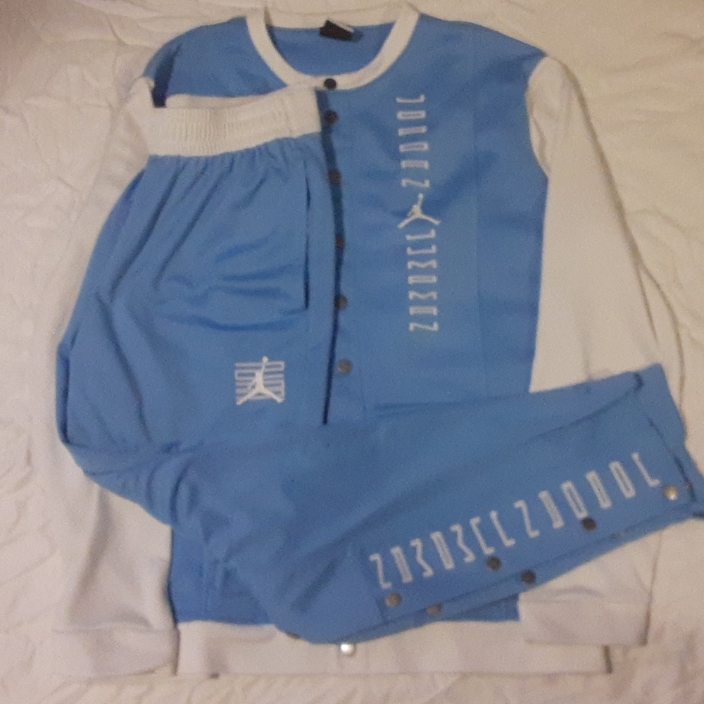 Mens Ĺ Jordan warm up jumpsuit